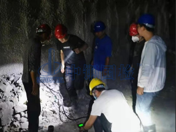 隧道風(fēng)機(jī)現(xiàn)場(chǎng)拉拔試驗(yàn)